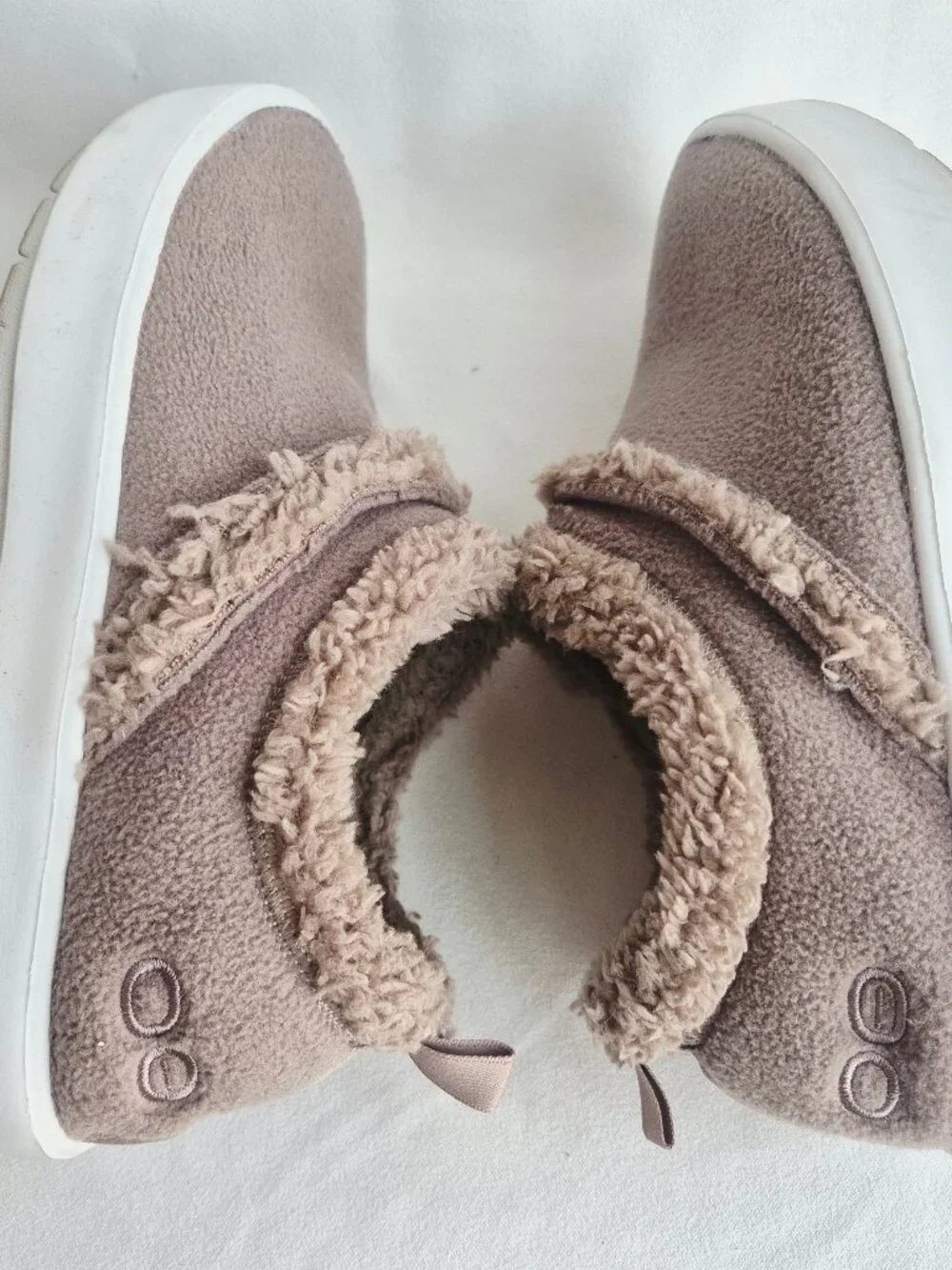 OOFOS vegan sherpa